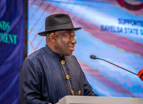 Goodluck-Jonathan-will-contest-2027-466x340