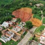 massive sinkhole on Agbor Delta State